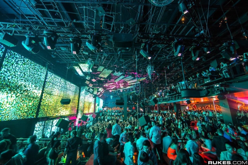 large group of people, illuminated, city, enjoyment, group of people, 720P, nightclubs, crowd, crowded, night, light, stage, market, real people, women