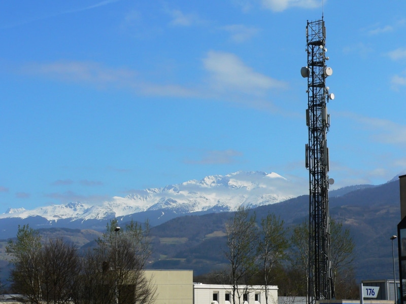 city, scenics - nature, wave, day, receiver, global communications, mobile, transmit, frequency, modern, connection, 1080P, network, wireless, internet