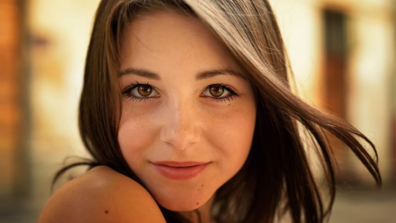 portrait, brown eyes, 1080P, smiling, model, women, bare shoulders, Dana Kareglazaya