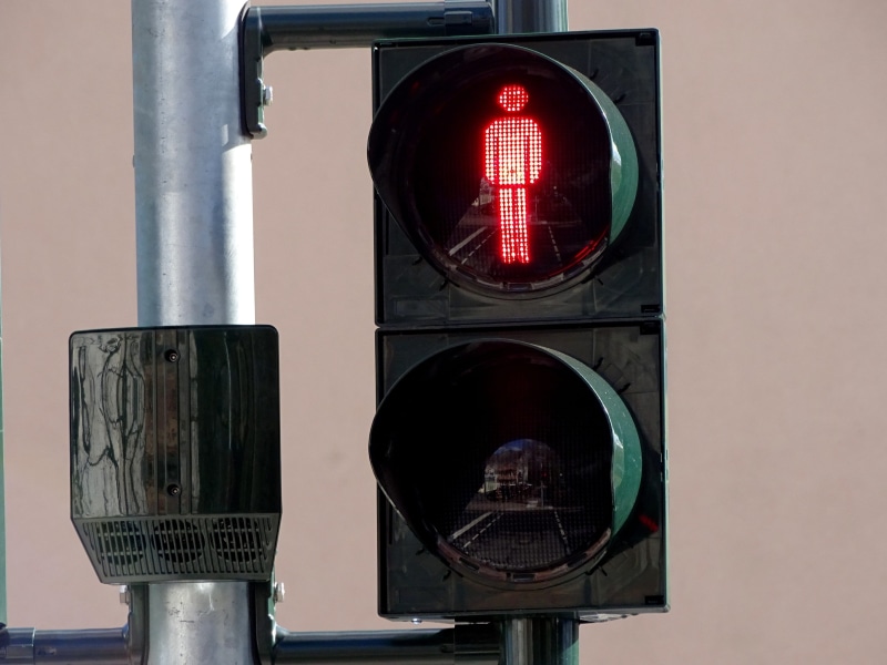 light signal, building exterior, stop, sign, urban Scene, architecture, Footbridge, safety, lighting Equipment, 2K, caution, Traffic Lights, red light