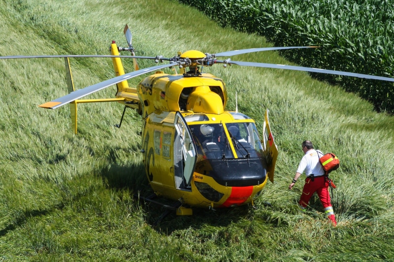 gardening, machinery, rescue helicopter, rescue flight monitors, 1080P, real people, land, plant, air rescue, accident rescue, growth, use, walking, nature