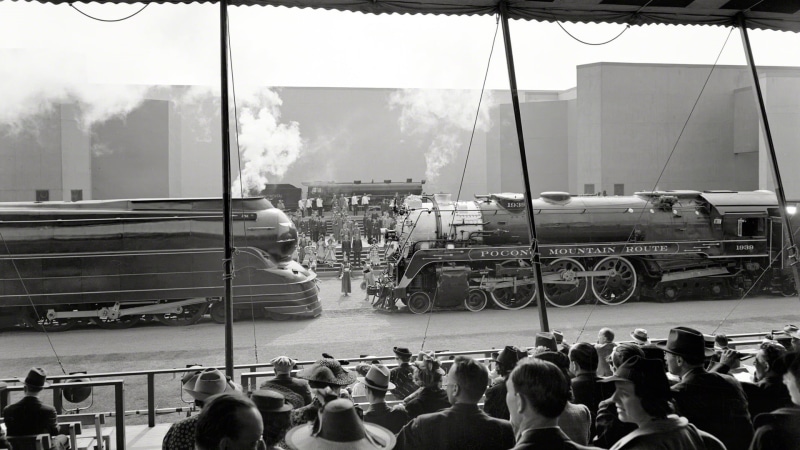 monochrome, 1080P, New York City, train, photography, people, smoke, crowds, railway, vintage, old photos, steam locomotive