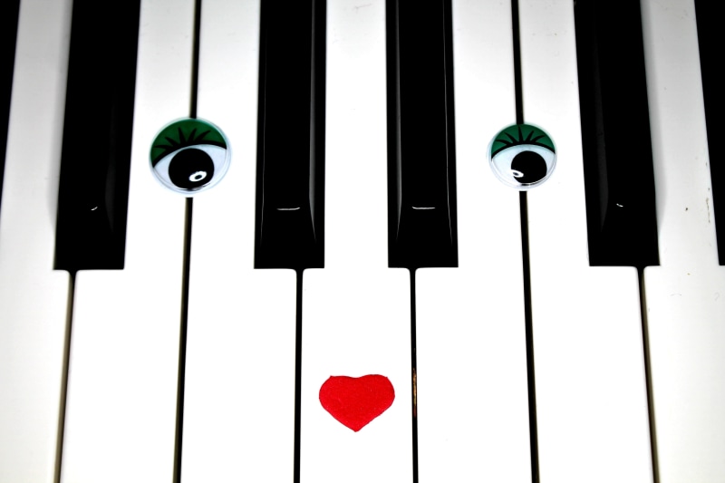 shiny, sound, positive emotion, studio shot, piano Key, classical Music, musical Instrument, close-up, cheerful, keys, heart shape, piano keys, black, piano keyboard