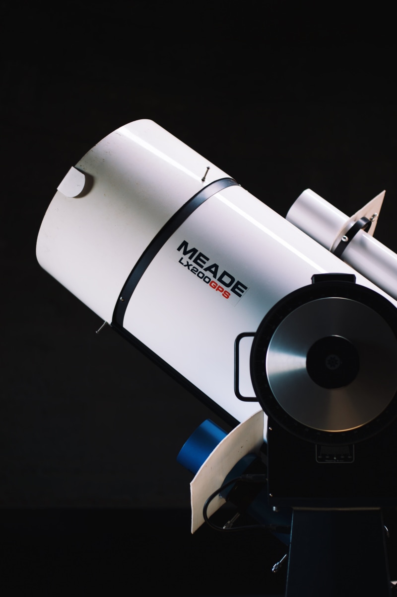 no people, 4K, device, arts culture and entertainment, lxgps, white, optical device, lens - Optical Instrument, technology, science, black Color, still life