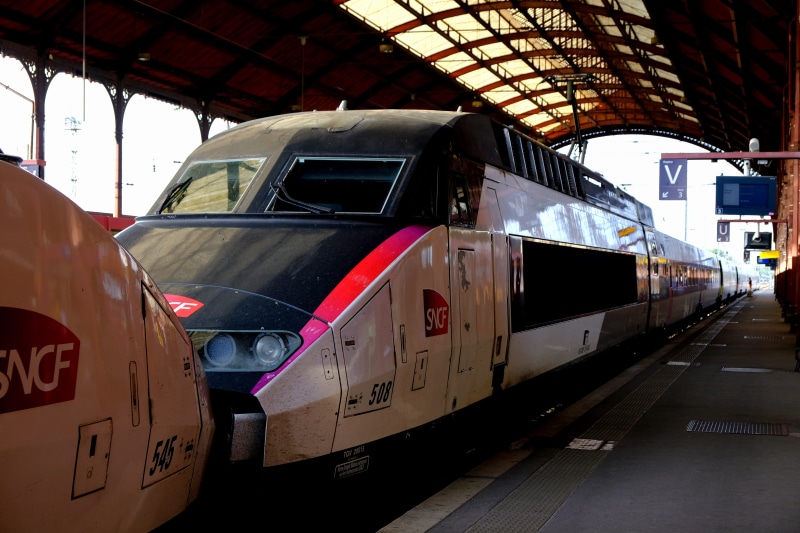 power line, tgv 1 team, white, track, hbf, connected, impressive, fast, france, locomotive, black, red white, transportation, built structure, city, motor vehicle