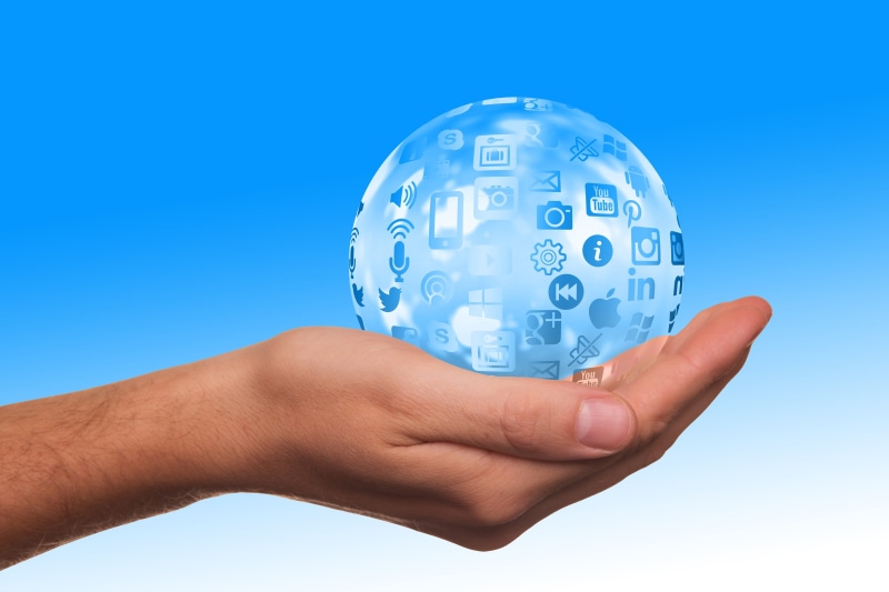 s, clear, sky, digital, close-up, human hand, person, body part, right, internet, Keep, online search, studio shot, www, Icon, soap bubble, online, symbols
