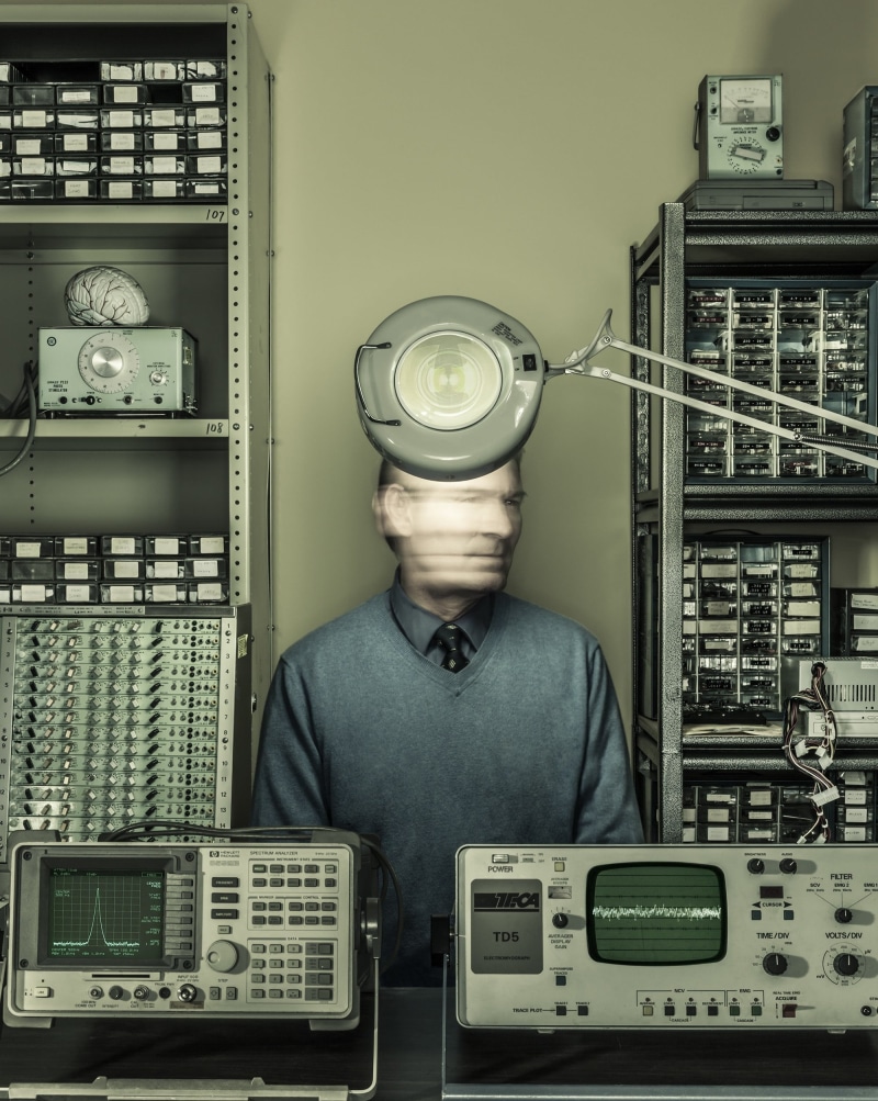 occupation, men, communication, technology, internet, connection, headshot, unrecognizable person, one person, oscilloscope, portrait, blurred, computer