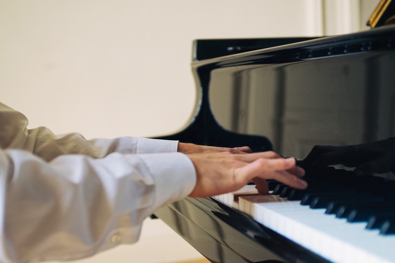 people, 4K, performer, key, indoors, artist, learning, musical Instrument, performing Arts Event, arts And Entertainment, skill, piano Key, sheet Music