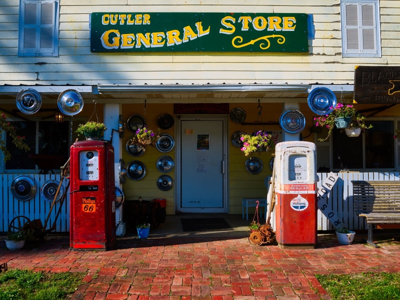 machines, architecture, western script, 1080P, number, historic, pump, gas station, landmark, hubcaps, text, mode of transportation, building exterior