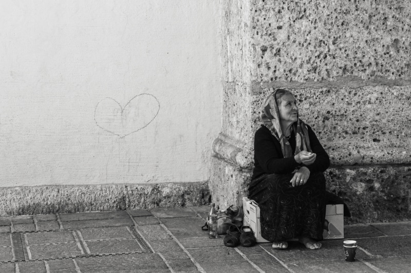 Man, arts And Entertainment, old-fashioned, young women, characters, wall - building feature, social issues, poverty, wall, front view, looking away, architecture