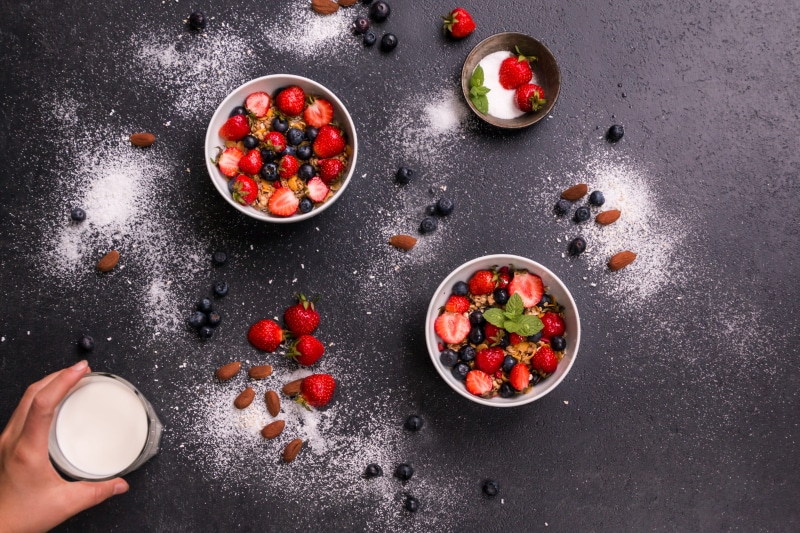 mise en place, black background, directly above, shell, form, fruity, Breakfast, leaves, finger, vertical, drink, sheet, glass, just, simply, gray, rich in vitamins