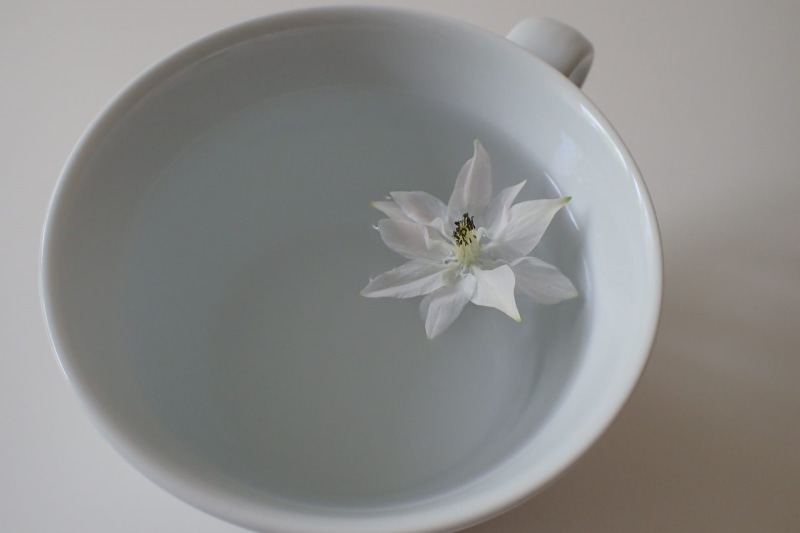 porcelain, bloom, coffee cup, coffee, old, blossom, white, espresso, arrangement, passed, mothers day, romantic, 1080P, heart, directly above, shabby