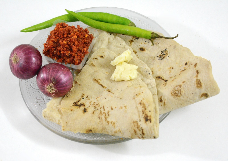 plate, asian food, no people, indoors, white background, food and drink, marathi, placed, slice, healty, studio shot, close-up, maharashtra, choice, onion