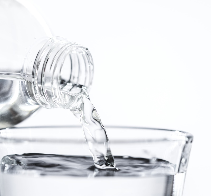 flowing, water, drink, mineral water, focus, drip, motion, freshness, drinking, clean, beverage, white background, 4K, no people, studio shot, nature