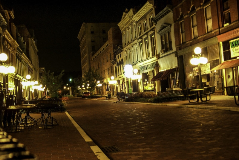 history, street, Downtown, road, transportation, no people, dark, light, built Structure, town, Frankfort, at night, roads, architecture, famous Place