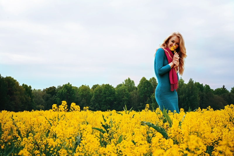 oilseed Rape, dress, agriculture, people, plant, flower, young Adult, common dandelion, 4K, springtime, standing, landscape, closeup, living nature, grass