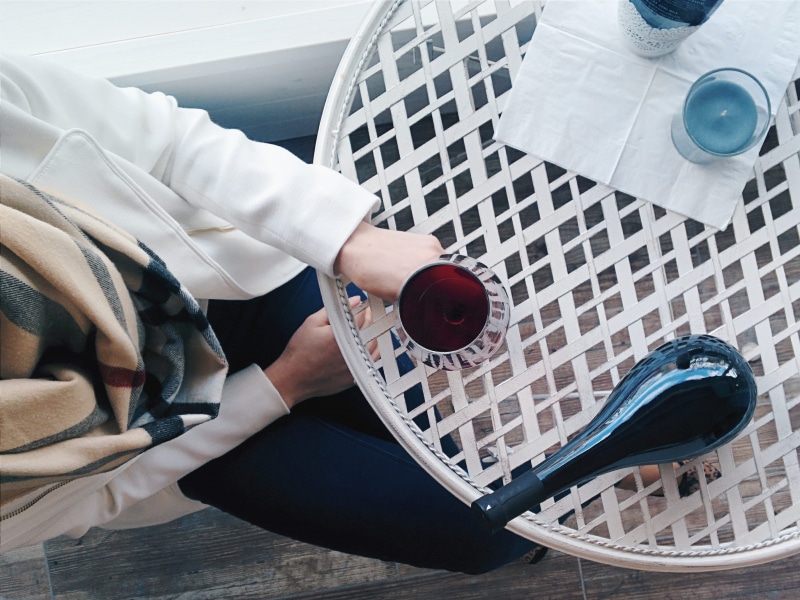 drink, red, lifestyles, white, one man only, men, sitting, human foot, shoe, red wine, top view, day, real people, business, hands, people, lady, women