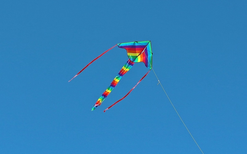 colors, sunny, outdoors, freedom, fun, kite - toy, Kite, motion, 720P, sky, multi colored, wind, no people, environment, blue, clear sky, copy space, low angle view
