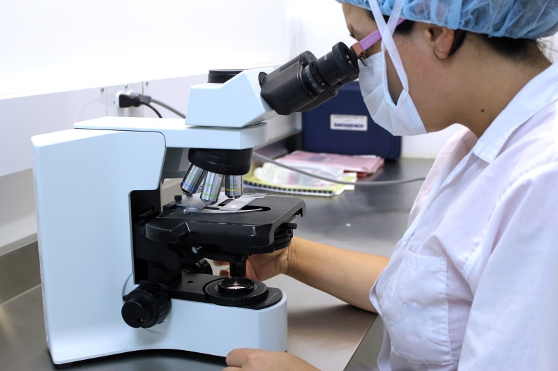 lab, 5K, chemistry, occupation, one person, Lab, examining, working, optical instrument, technology, glass, analyzing, technician, using, education, inside