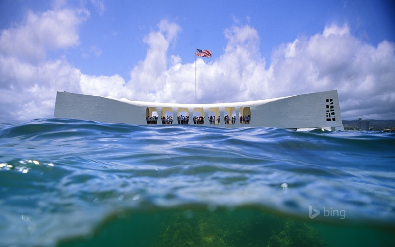 sea, outdoors, sky, swimming pool, pearl, flying, no people, rippled, nature, bing, waterfront, surface level, water, uss, blue, bird, motion, built structure