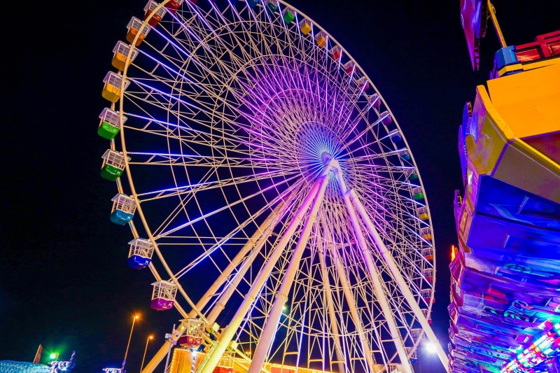 illuminated, low angle view, Beautiful, wheel, leisure activity, beautiful giant wheel, outdoors, sky, traveling Carnival, geometric shape, no people, giant