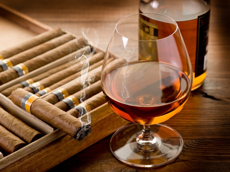 addiction, drink, red wine, old-fashioned, cigar, cuban Cigar, winetasting, smoking Issues, 5K, glass - Material, bottle, refreshment, ashtray, cognac
