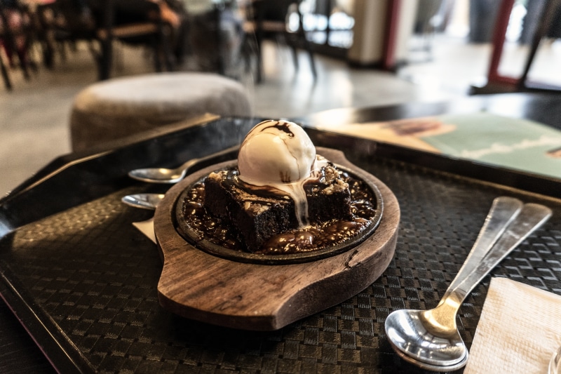 food, dish, melting, indoors, 5K, close-up, melted, dairy product, sauce, ice, cafe, lava, ice cream, vanilla, frozen food, hot, restaurant, table, summer