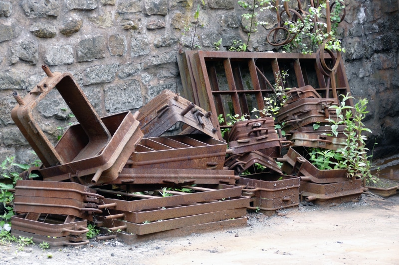 power, rusty, stone wall, bad condition, metallurgical, day, metallurgy, equipment, work, foundry, pour, heavy, furnace, technology, obsolete, melting