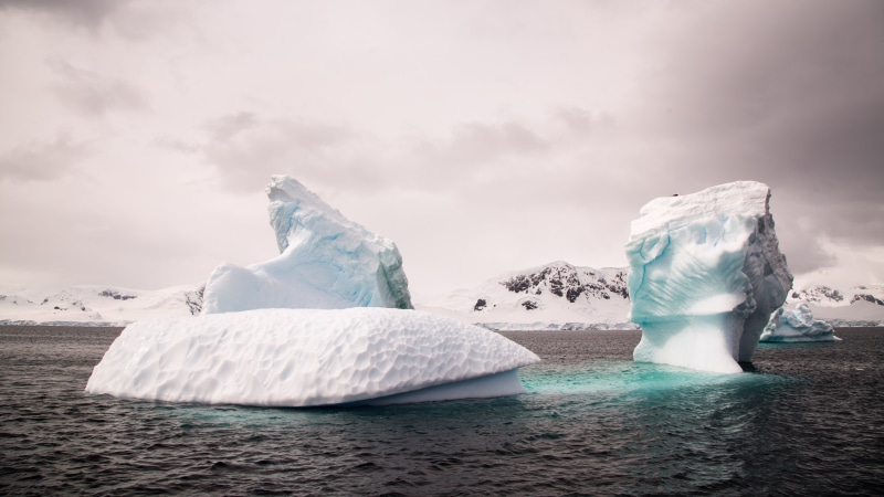 cloudy, melting, bergs, antartica, island, sea, landscape, 5K, sky, cloud - sky, lagoon, ocean, body, ice, beauty in nature, berg, floating on water, wilderness