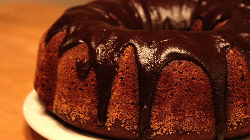 1080P, bundt, food, cake, focus on foreground, brown, temptation, dessert, indoors, ready-to-eat, unhealthy eating, food and drink, closeup, close-up