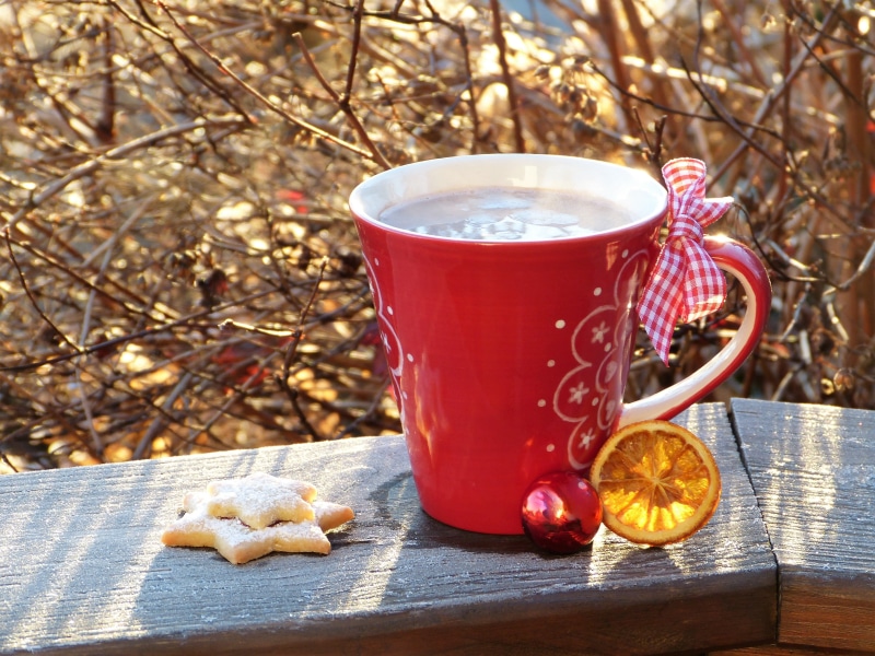 relaxation, food and drink, enjoy, loop, bake, plank, day, nature, plant, refreshment, wooden, star, benefit from, indoors, food, glass, sweet, coffee cup