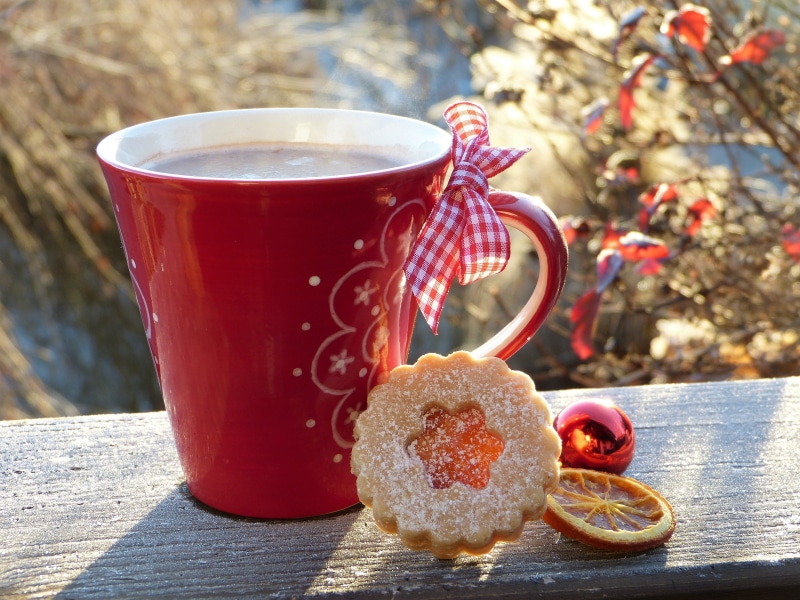 blur, surface, 4K, refreshment, drink, rustic, tea cup, tea - hot drink, winter, hot, mug, hoarfrost, cold, december, christmas, ceramic, saucer, table