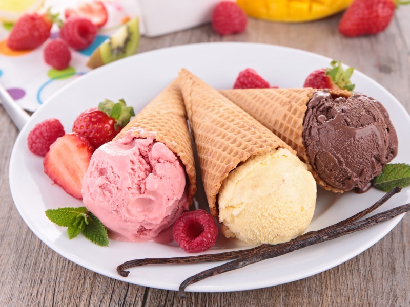 cone, chocolate, sticks, Cream, Dessert, fruits, Ice, vanilla, strawberry, cinnamon, stawberry, slice, 2K