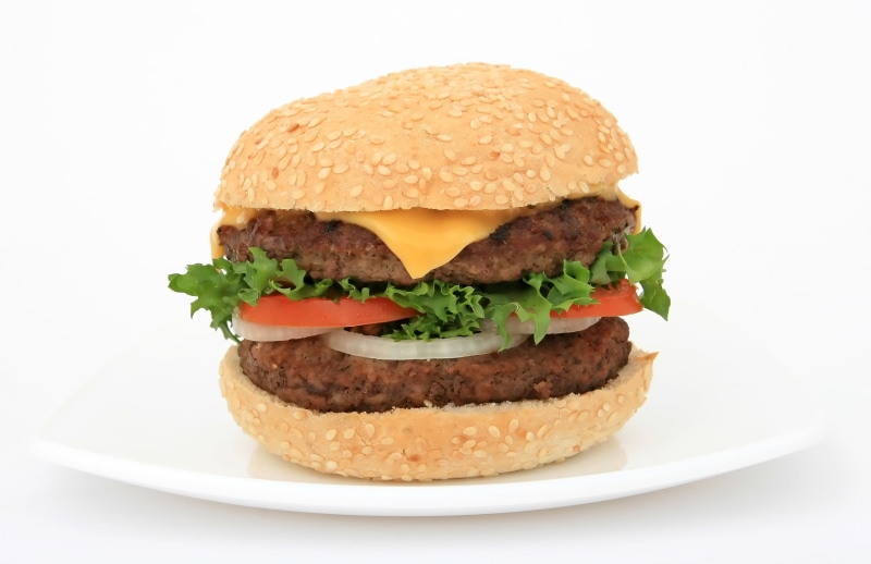 bun, served, pepper, salt, ready-to-eat, cheese, tomatoes, snack, wholegrain, fruit, mayonnaise, fast food, white, mouth, lettuce, dinner, cheeseburger