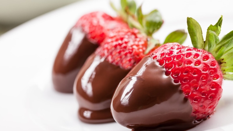 1080P, ripe, snack, covered, food and drink, red, gourmet, freshness, close-up, fruit, dessert, strawberries, berry fruit, food, studio shot, sweet, sweet food