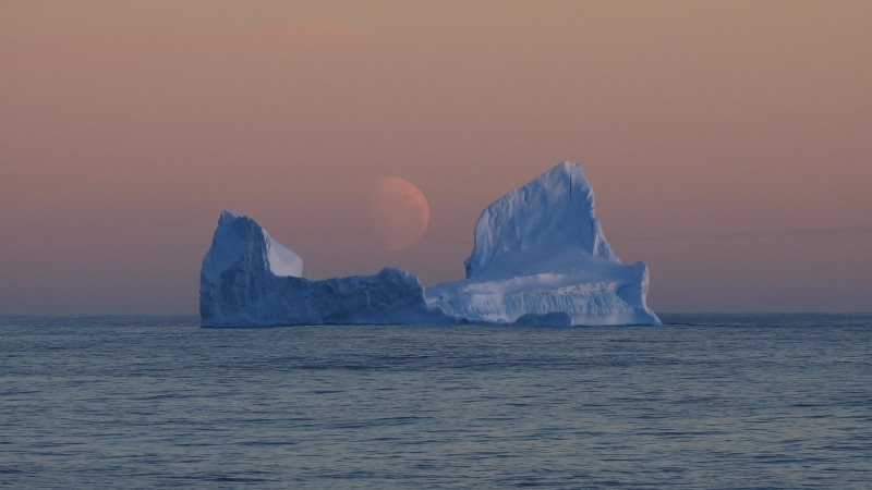 tranquility, global warming, beauty in nature, horizon, scenics - nature, non-urban scene, iceberg, tranquil scene, idyllic, dusk, no people, Moon, nature