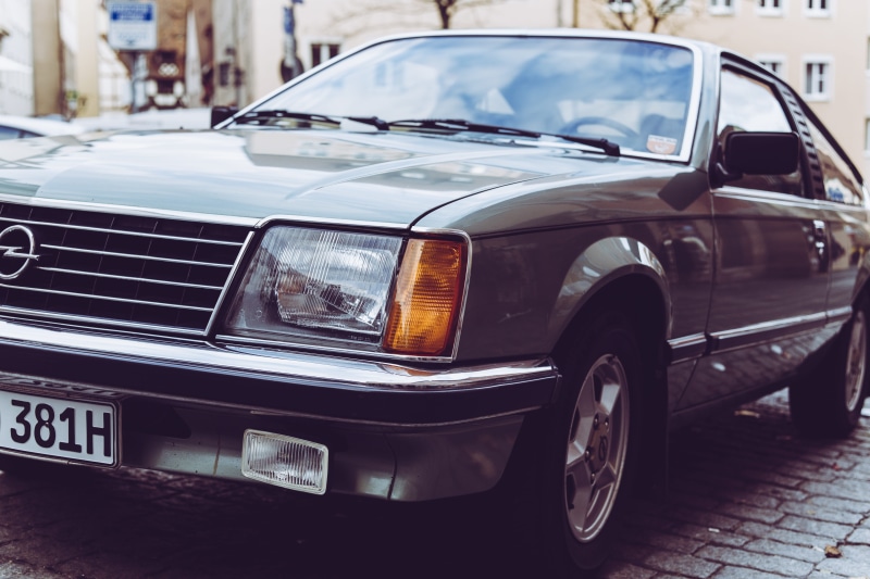 reflection, stationary, focus on foreground, city, land vehicle, years, 5K, coupe, no people, vehicles, vintage, pkw, luxury, limousine, street, classic
