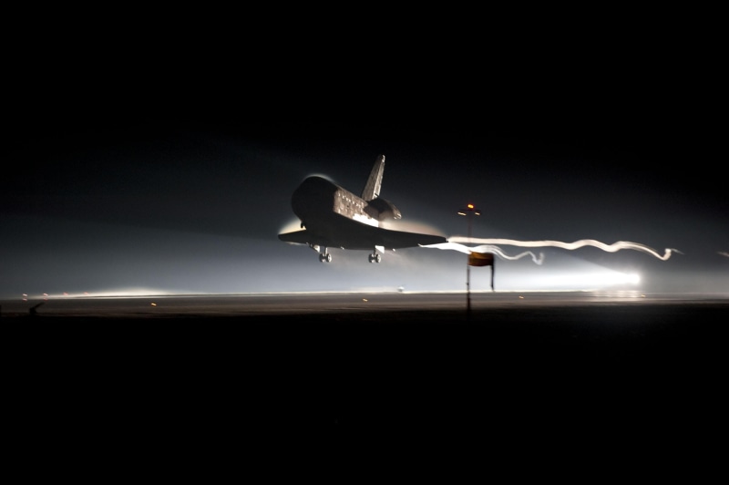 light, orbit, Space Shuttle, bird, no people, air vehicle, copy space, sky, transportation, Landing, airport, mode of transportation, airplane, spacecraft