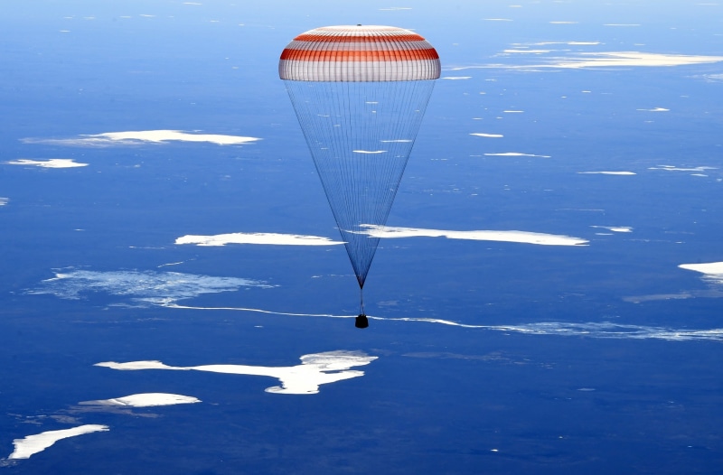 Crew, Soyuz MS-02, extreme sports, safely, motion, Space, Landing, red, transportation, blue, cosmonauts, nature, mid-air, return, sunlight, no people