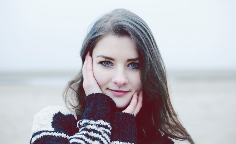 winter, looking At Camera, focus on foreground, sea, warm clothing, people, beautiful woman, adult, hairstyle, facial Expression, cold - Temperature, hair Length