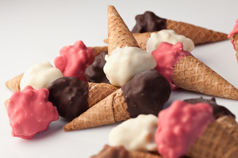 sweet Food, freshness, dessert, Ice cream cones, indulgence, selective focus, ice, gourmet, ready-to-eat, still life, 4K, indoors, fruit, temptation, variation