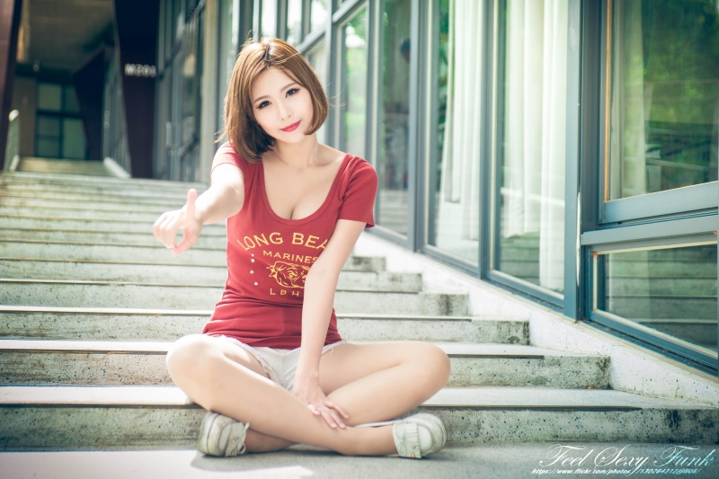 real people, one person, hairstyle, young adult, women, full length, young women, 5K, teenager, beautiful woman, architecture, day, looking at camera