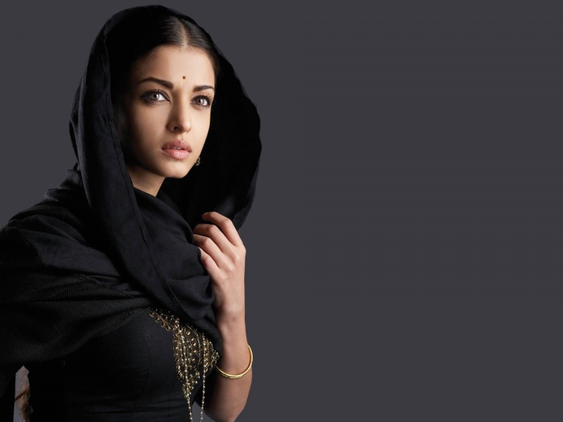 dark, star, photography, celebrities, black, s, background, hair, rai, bollywood, long hair, blue, woman, aishwarya rai bollywood, dark background, aishwarya