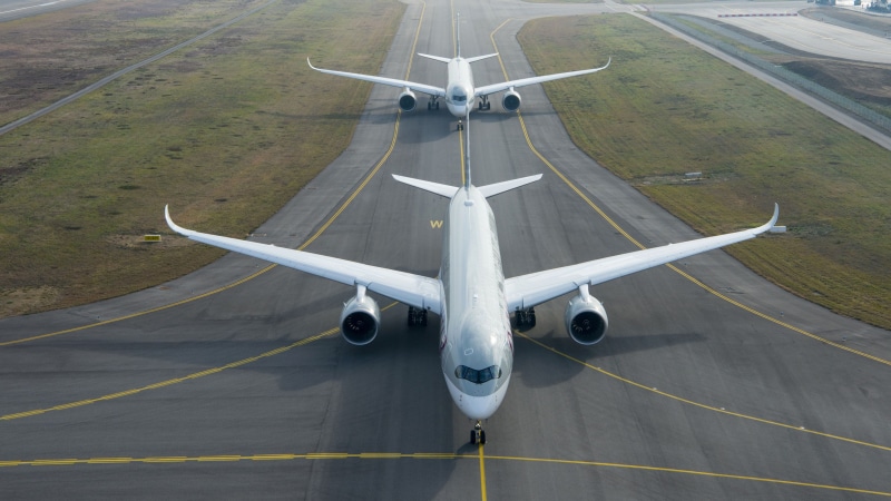 airplane, 2K, passenger aircraft, top view, Airbus A350, aircraft, runway
