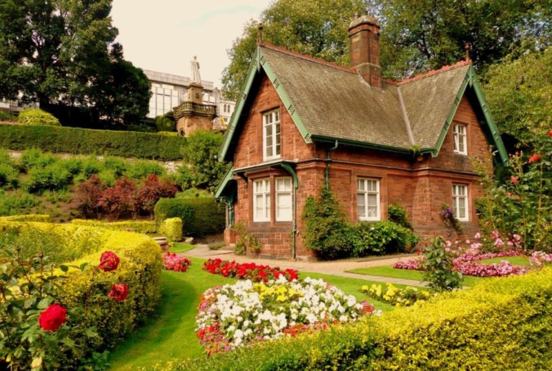 garden, 1080P, flowers, brown, animals, green, hedges, cottage, gardens, house