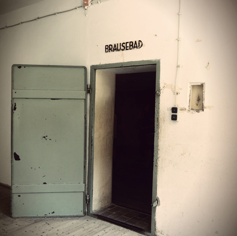 wall - building feature, open, doorway, memorial, gas chamber, brausebad, 1080P, absence, death, western script, crime, building, past, door, history