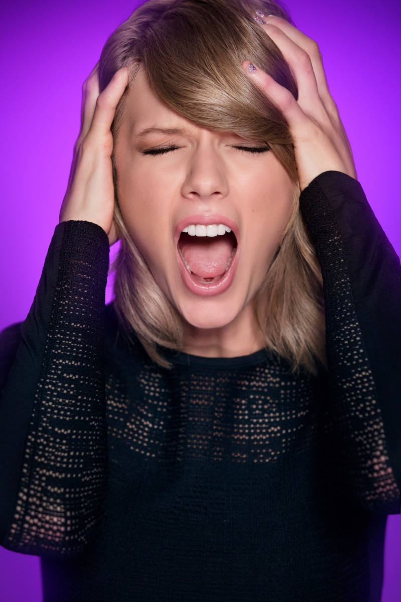 hair, mouth open, one person, hairstyle, frustration, young adult, young women, shouting, aggression, eyes closed, Taylor Swift, negative emotion, hand