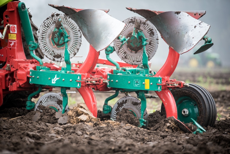 land vehicle, 5K, dirt, tractor, day, landtechnik, ridge, arable, tillage, land, plough, crop, ackerfurchen, soil, mode of transportation, machinery, red