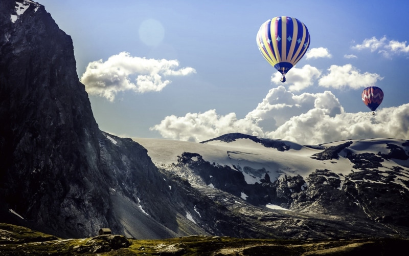 non-urban scene, cloud - sky, beauty in nature, mountain peak, mountain range, hot air balloons, mode of transportation, 1080P, landscape, flying, freedom