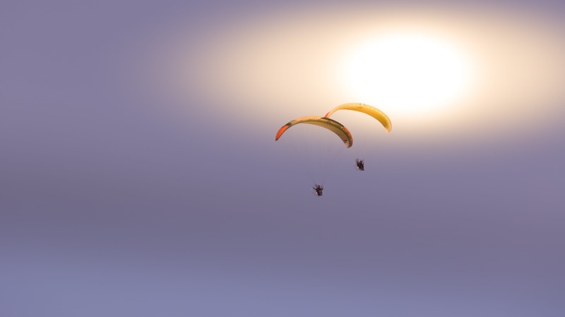 adventure, Parapente, extreme, parapendio, day, 5K, unrecognizable person, paramotor, clear sky, nature, dom, freedom, mid-air, animal themes, low angle view